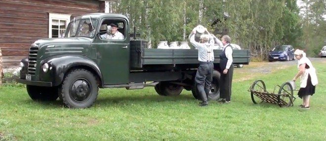 maitotonkkien lastaus